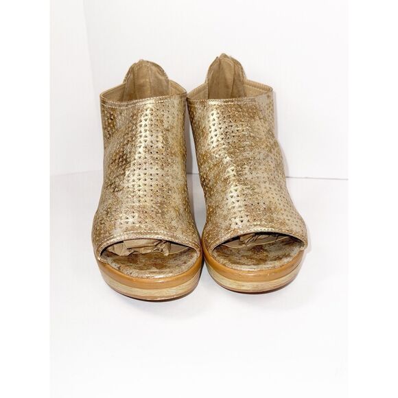 Naturalizer Gold Peep-Toe Sandals - Picture 5 of 14